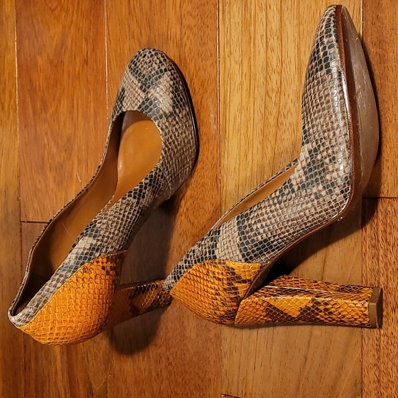 Schutz snake print block heel pumps - Picture 3 of 11